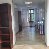Lokal na parterze klimatyzacja duże witryny