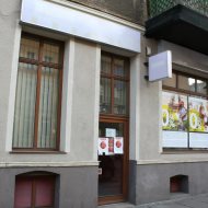 Lokal na parterze klimatyzacja duże witryny
