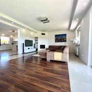 DOM 5pok. 200m2, DZIAŁKA 1030m2 - Polecam