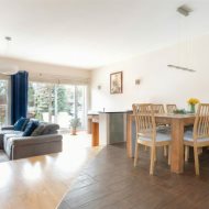 SZEREGOWIEC NA STRZEŻONYM OSIEDLU