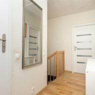 SZEREGOWIEC NA STRZEŻONYM OSIEDLU