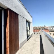 Nowa kawalerka z dużym balkonem / winda