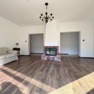 Pompa ciepła||obok lasu||płaska działka