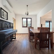 Pompa ciepła||obok lasu||płaska działka