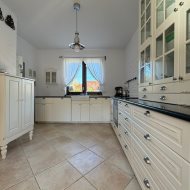 Pompa ciepła||obok lasu||płaska działka