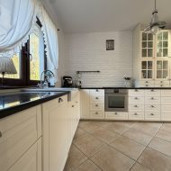 Pompa ciepła||obok lasu||płaska działka