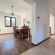 Pompa ciepła||obok lasu||płaska działka