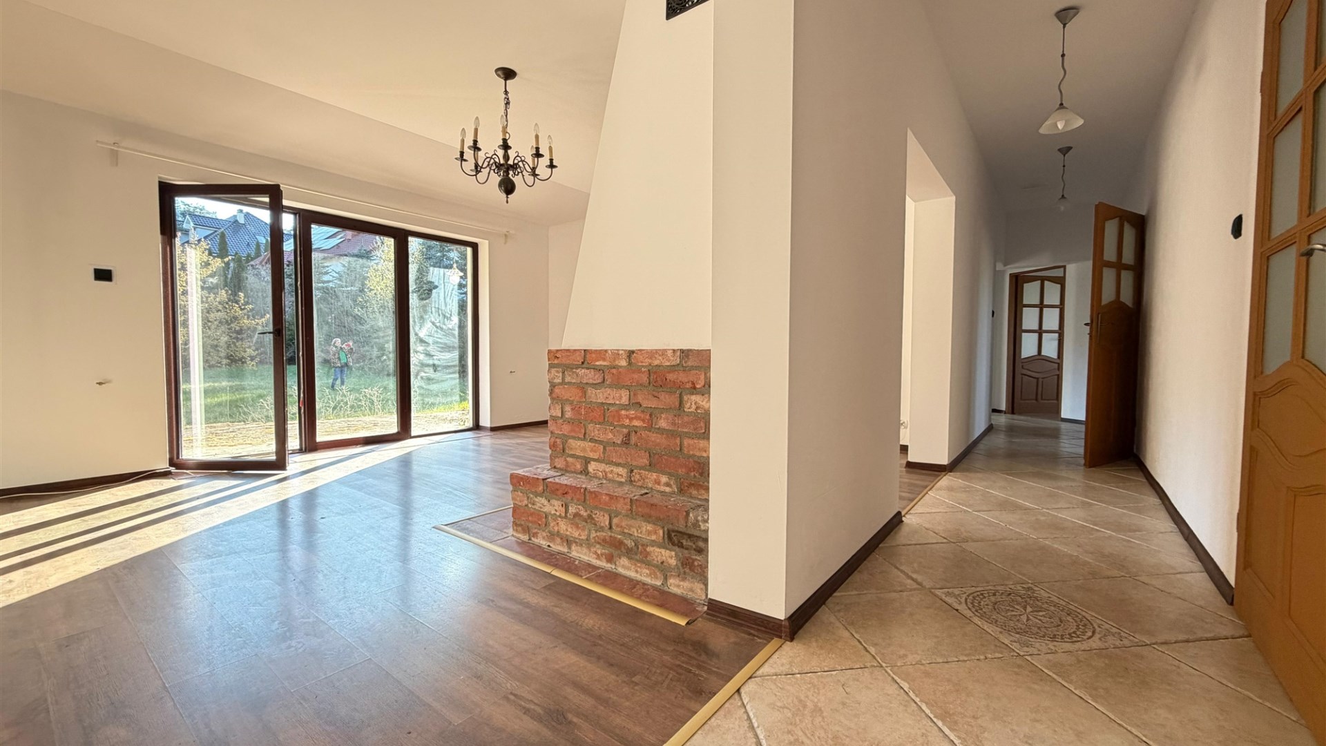 Pompa ciepła||obok lasu||płaska działka