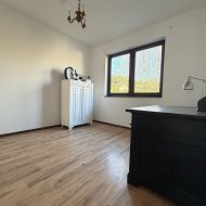 Pompa ciepła||obok lasu||płaska działka