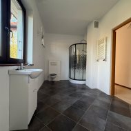 Pompa ciepła||obok lasu||płaska działka