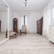 Piętro domu na Glębokim, garaż, ogródek