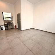 Centrum - lokal z wejsciem z parteru, witryna